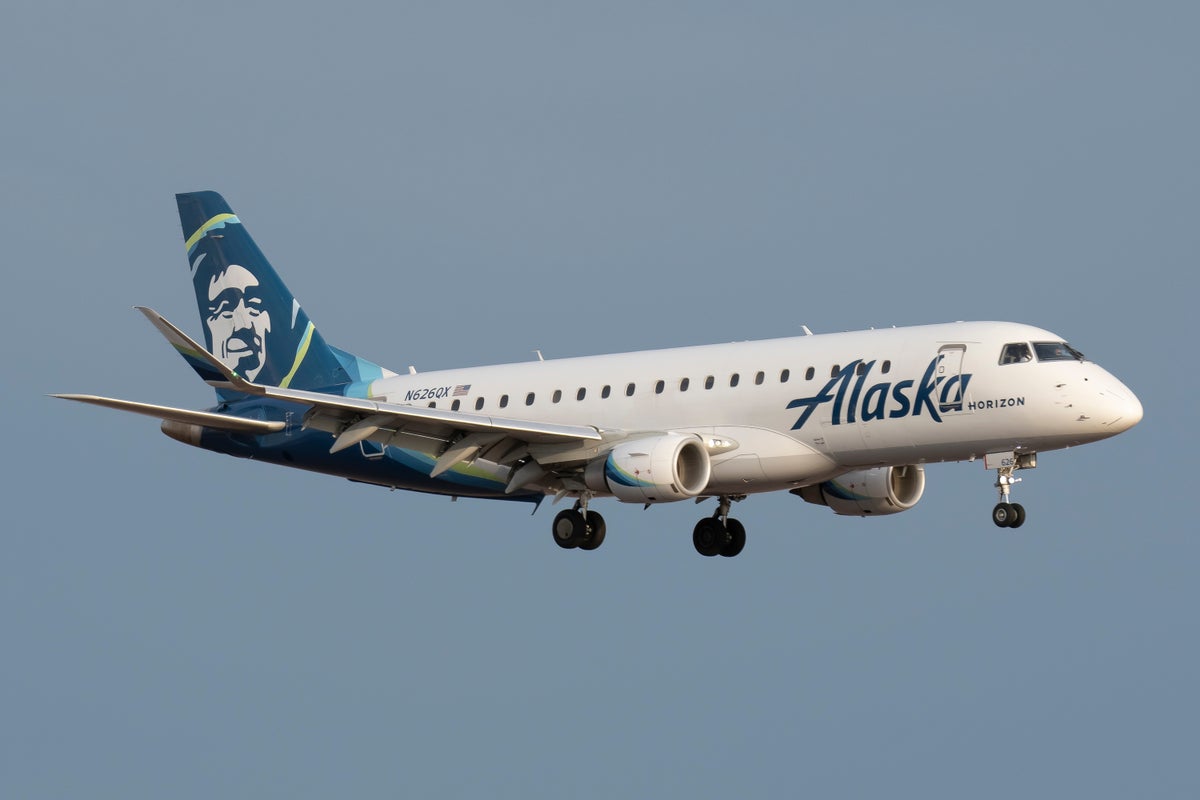 'I'm Going To Die!': Passengers Experience 15-Minute Nightmare During Alaska Air's Harrowing Emergency, 65 Boeing 737 Max 9 Jets Grounded - Alaska Air Gr (NYSE:ALK), Boeing (NYSE:BA)