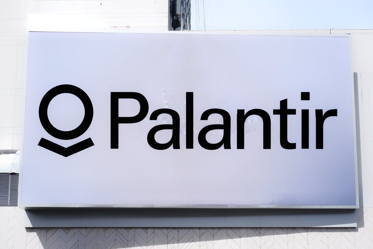 Palantir Faces Scrutiny Over Alleged Contract Breach With NHS: Report - Palantir Technologies (NYSE:PLTR)