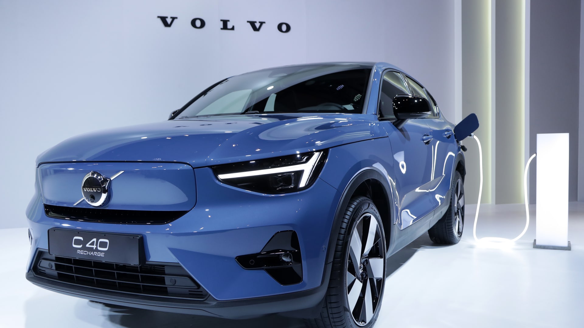 Volvo shares jump 26% on higher sales, plans to stop Polestar funding